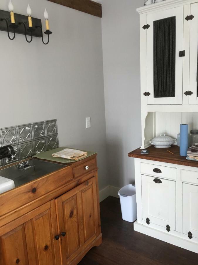 The Carriage House Flat - Downtown Paris Canada Екстериор снимка